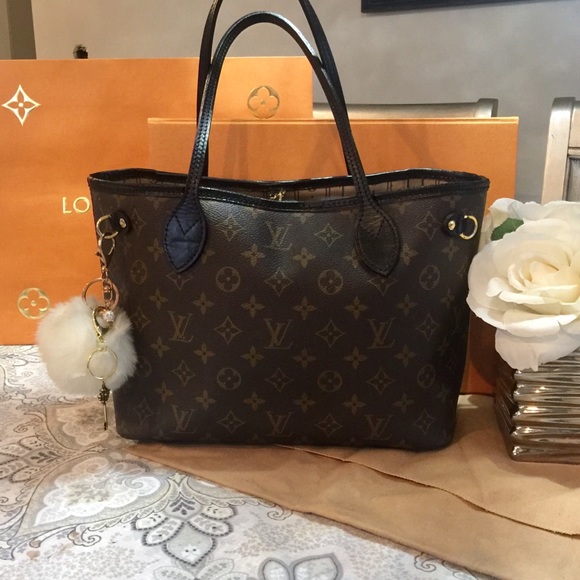 Louis Vuitton Handbags - Louis Vuitton neverfull pm monogram shoulder bag